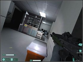 Maszerujemy korytarzem prosto, po chwili wchodząc do apteki #1 - Złośliwość (1) | Interwał 05 i 06 (Epilog) | FEAR Extraction Point - F.E.A.R.: Extraction Point - poradnik do gry