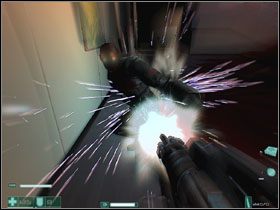 Wkraczamy do sporej sali z niedziałającą fontanną pośrodku #1 - Złośliwość (2) | Interwał 05 i 06 (Epilog) | FEAR Extraction Point - F.E.A.R.: Extraction Point - poradnik do gry