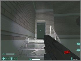 Kiedy wszyscy poprzedni oponenci zostaną zabici, ze schodów zejdzie Pancerz z minigunem #1 - Interwał 06 - Epilog | Interwał 05 i 06 (Epilog) | FEAR Extraction Point - F.E.A.R.: Extraction Point - poradnik do gry