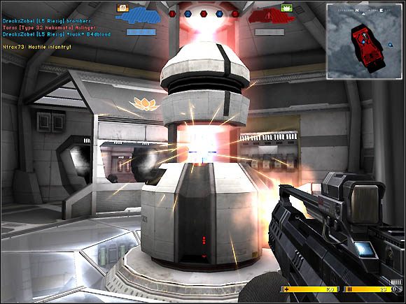 Rdzeń oddzielony jest od wejść do pomieszczenia szybami pancernymi, dlatego nie da się do niego strzelać znajdując się jednocześnie za drzwiami sali, w której ów rdzeń się znajduje - Założenia trybu Titan cz.2 | Tryb Titan i Conquest | Battlefield 2142 - Battlefield 2142 - poradnik do gry