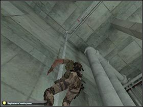 Chwyć się teraz górnej rurki i przesuń trochę do przodu - Kinshasa (3) | Misja 9.1 w Splinter Cell Double Agent - Tom Clancys Splinter Cell: Double Agent - poradnik do gry