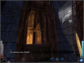 Bieg środkiem strychu, nie maczasz na zbyteczne rozglądanie się, wybiegamy na zewnątrz i skok na kołyszący się łańcuch. - Dead Mans Trail (2) | Rozdział 3 | Dark Messiah of Might and Magic - Dark Messiah of Might and Magic - poradnik do gry