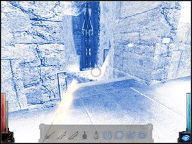 Korzystając z czaru Night Vision po kilku krokach dostrzegam po lewej schody prowadzące w dół. Skradam się posuwając się do przodu. - In the House of Ashes (6) | Rozdział 8 | Dark Messiah of Might and Magic - Dark Messiah of Might and Magic - poradnik do gry