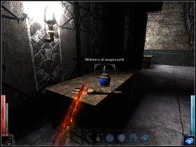 W końcu po likwidacji ostatniego z przeciwników docieram do drewnianego stołu, z którego zabieram kołczan i Mana Potion - In the House of Ashes (6) | Rozdział 8 | Dark Messiah of Might and Magic - Dark Messiah of Might and Magic - poradnik do gry