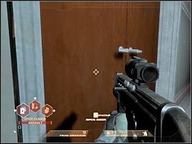 Wydaj rozkaz do przeprowadzenia szturmu, otwierając jednocześnie swoje drzwi - [Misja 4.1] Vertigo Spire - Tower Assault cz.1 | Tom Clancys Rainbow Six Vegas - Tom Clancys Rainbow Six Vegas - poradnik do gry