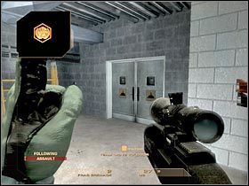 Po dotarciu do niewielkiego rozwidlenia ustaw drużynę w ukazanym na screenie miejscu (#1) - [Misja 5.2] Dantes Casino - Gabe cz.1 | Tom Clancys Rainbow Six Vegas - Tom Clancys Rainbow Six Vegas - poradnik do gry