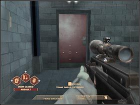 Wydaj rozkaz do przeprowadzenia szturmu, likwidując wszystkich tych wrogów, którzy stali obok Twoich drzwi (#1) - [Misja 6.3] Nevada Dam - Spillway cz.2 | Tom Clancys Rainbow Six Vegas - Tom Clancys Rainbow Six Vegas - poradnik do gry