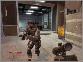 Po dotarciu na miejsce wejdź do budki i wybierz opcję Hack Computer (#1) - [Misja 6.3] Nevada Dam - Spillway cz.2 | Tom Clancys Rainbow Six Vegas - Tom Clancys Rainbow Six Vegas - poradnik do gry