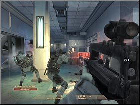 Ruszaj w stronę jedynych możliwych drzwi - [Misja 6.5] Nevada Dam - The Doctors cz.2 | Tom Clancys Rainbow Six Vegas - Tom Clancys Rainbow Six Vegas - poradnik do gry