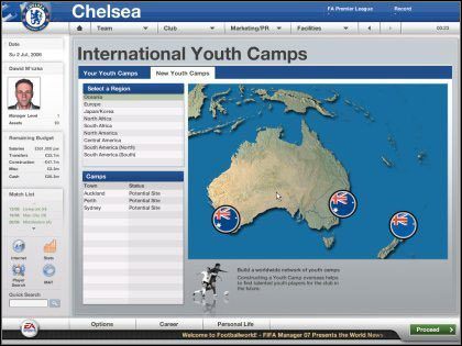 Po lewej stronie okna znajdują się dwie listy Select Region, opcja pozwalająca nam na wybranie, na jakim kontynencie mamy założyć obóz - Bazy szkoleniowe na świecie | Rozbudowa FIFA Manager 07 - FIFA Manager 07 - poradnik do gry