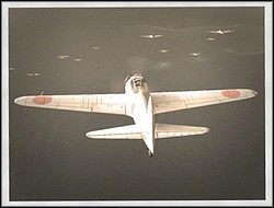 Jednostki do dyspozycji: dwa lotniska, stocznia, samoloty myśliwskie, torpedowe, bombowce nurkujące, bombowce B-17, latające łodzie Catalina, dwa kutry torpedowe, potem jeszcze lotniskowiec ze swoimi samolotami pokładowymi i 2 niszczyciele - Misja 10 - Turning Point at Midway (1) | Kampania | Battlestations Midway - Battlestations: Midway - poradnik do gry