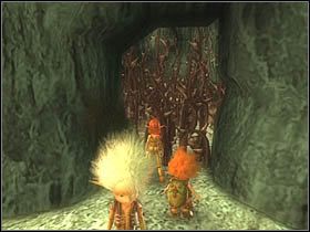 Teraz skieruj się do miniętej wcześniej wnęki - [ETAP XI] Under the house cz.6 | Artur i Minimki - Artur i Minimki - poradnik do gry