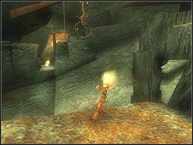 Następnie wejdź ścieżką na górę i skocz w kierunku znajdujących się tam lin - [ETAP XI] Under the house cz.5 | Artur i Minimki - Artur i Minimki - poradnik do gry