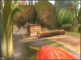 Aby móc strącić go do wody, trzeba najpierw wysunąć kłodę, przesunąć blok i z powrotem wstawić kłodę na miejsce - [ETAP IX] Lost in the Seven Lands - II cz.3 | Artur i Minimki - Artur i Minimki - poradnik do gry