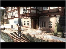 Maszeruje dalej, w stronę fontanny, przy której siedzi zasmucony czymś ksiądz - Rynek, gospoda, ulice (1) - Heigerloch - Undercover: Operation Wintersun - poradnik do gry