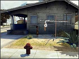 Wędruje w stronę następnej posesji (w lewo) i tak dociera wreszcie na własne pielesze - Kim zostaniesz, jak dorośniesz...? (cz.2) | Ulice, 13:42 | Tony Tough 2 - Tony Tough 2: A Rakes Progress - poradnik do gry