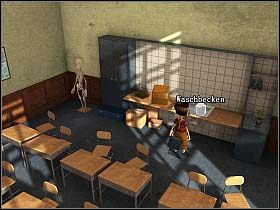 Obok po lewej stoi szafa, a jej dolna szuflada daje się otworzyć - Trzy godziny w kozie siedział, a to było tak.. | Szkoła, 8:25, Szpital 13:34 - Tony Tough 2: A Rakes Progress - poradnik do gry