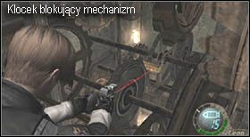 Na poszczególnych piętrach, używając zwykłego pistoletu, niszcz drewniane klocki blokujące koła zębate - Castle (4-1) - ruchomy most | Solucja Resident Evil 4 - Resident Evil 4 - PC - poradnik do gry