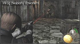 Na arenie, w której się znajdujesz umieszczone są dwa dzwony, dzięki nim walka jest o wiele łatwiejsza - Castle (3-1) - ślepy więzień | Solucja Resident Evil 4 - Resident Evil 4 - PC - poradnik do gry