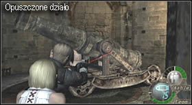 Stamtąd obróć się w kierunku, z którego przybiegłeś i spójrz w prawo, powinieneś zauważyć małe schody prowadzące w dół, a dokładnie do miejsca, w którym przed momentem zabiłeś (z karabiny snajperskiego) dwóch nieprzyjaciół - Castle (3-1) - katapulty | Solucja Resident Evil 4 - Resident Evil 4 - PC - poradnik do gry