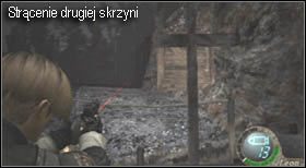 Teraz wejdź na okoliczną wieżę i z beczki, która tam leży podnieś zioło - Village (2-1) - wodospad | Solucja Resident Evil 4 - Resident Evil 4 - PC - poradnik do gry