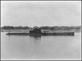 S-18 na zdjęciu archiwalnym - Przegląd dostępnych okrętów podwodnych (1) | Na kotwicowisku w Silent Hunter 4 - Silent Hunter 4: Wolves of the Pacific - poradnik do gry