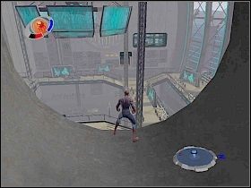 Po uruchomieniu komputerów wyjdź na środek sali i spójrz w górę przy na pisie F-5 [1] - Part 1 - Scorpion Unleashed - Scorpion - Spider-Man 3: The Game - poradnik do gry