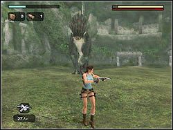 Najlepszym sposobem na giganta jest ciągła ucieczka z jednoczesnym ostrzałem tak, by doprowadzić T-Rexa do szału (zapełnić specjalny czerwony wskaźnik w prawym górnym rogu ekranu) - 04. Zaginiona Dolina (3) | Peru w Tomb Raider Anniversary - Tomb Raider: Anniversary - poradnik do gry