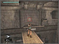 Załatw pałętające się nietoperze, po czym przeskocz ponownie na podkowę na środku sali i opuść się z niej na niższy poziom - 06. Świątynia św. Franciszka (2) | Grecja w Tomb Raider Anniversary - Tomb Raider: Anniversary - poradnik do gry