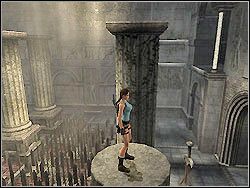 Wskocz na niewielki biały słup na lewo od ciebie, wdrap się na górę i przeskocz z niego w stronę środka sali na wielką kolumnę - 06. Świątynia św. Franciszka (5) | Grecja w Tomb Raider Anniversary - Tomb Raider: Anniversary - poradnik do gry