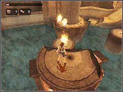 Przesuń się na lewo, a zaraz potem wyskocz do góry na występ powyżej i ponownie przejdź nim na lewo - 08. Pałac Midasa (3) | Grecja w Tomb Raider Anniversary - Tomb Raider: Anniversary - poradnik do gry