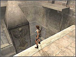 Po ominięciu ruchomych, miażdżących wrót - najpierw podwójnych, a potem pojedynczych - dotrzesz do znanego ci dziedzińca z obeliskiem Khamoona - 11. Obelisk Khamoon (2) | Egipt w Tomb Raider Anniversary - Tomb Raider: Anniversary - poradnik do gry