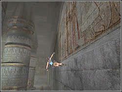 Zlokalizuj teraz obręcz w murze po prawej i skocz w jej stronę, zaczepiając o nią linką - 12. Sanktuarium Dziecięcia (5) | Egipt w Tomb Raider Anniversary - Tomb Raider: Anniversary - poradnik do gry