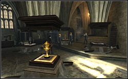 Kilkadziesiąt schodków niżej znajdziesz Angelinę pośród wielkiego bałaganu - Zadania Gwardii Dumbledorea, cz. 1 (1) | Opis przejścia - Harry Potter i Zakon Feniksa - poradnik do gry