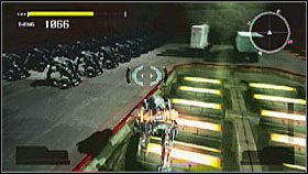 Na dolnym poziomie tego pomieszczenia zobaczysz całą masę VS-ów - na szczęście nieobsadzonych - Misja 10 - Część II | Solucja Lost Planet Extreme Condition - Lost Planet: Extreme Condition - PC - poradnik do gry