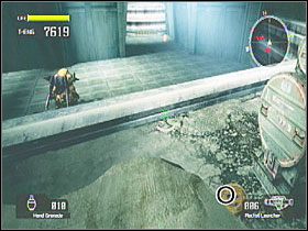 W pomieszczeniu z VS-em, tuż przed walką z pierwszy bossem - Misja 10 - Tarcze | Tarcze w Lost Planet Extreme Condition - Lost Planet: Extreme Condition - PC - poradnik do gry