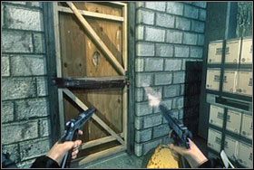 Przechodzimy na drugą stronę samochodu i pomagamy rannemu koledze - Prolog | The Darkness - The Darkness - poradnik do gry