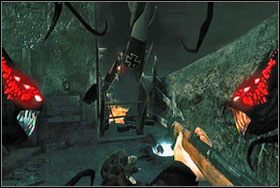 Po chwili natkniemy się na następnego wroga, a za nim zobaczymy specyficzną lornetkę, przez którą można dostrzec to, co dzieje się nad okopami - Rozdział II - Okopy | The Darkness - The Darkness - poradnik do gry