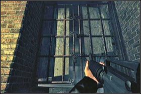 Wysyłamy mackę, by przedostała się przez kratkę nad drzwiami i odblokowała je z drugiej strony - Rozdział III - Stacja Ratusz (City Hall) | The Darkness - The Darkness - poradnik do gry