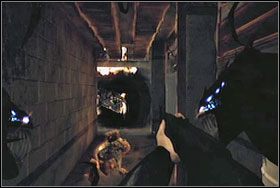 Przechodzimy przez przerzuconą nad wyrwą w podłodze deskę - Rozdział III - Tureckie Łaźnie (Turkish Baths), Stacja Ratusz (City Hall) - The Darkness - poradnik do gry