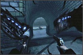 Po ciężkiej przeprawie pozostaje przejść przez drzwi znajdujące się za rusztowaniem - Rozdział III - Tureckie Łaźnie (Turkish Baths), Stacja Ratusz (City Hall) - The Darkness - poradnik do gry