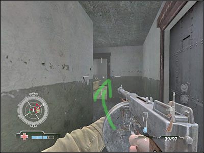 Na północny-wschód od Twojej pozycji znajduje się większe pomieszczenie - Destroy Radar Antenna Relay (cz.3) | Operation Neptune w Medal of Honor Airborne - Medal of Honor: Airborne - poradnik do gry