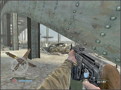 Uważaj na drugi balkonik, zlokalizowany po prawej stronie (screen) - Knock-out Tiger Tank #2 (cz.2) | Operation Market Garden - Medal of Honor: Airborne - poradnik do gry