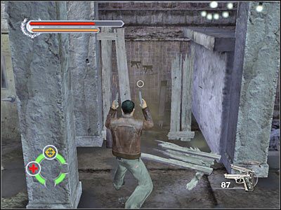 Odnajdziesz tu także dwie apteczki - pod rusztowaniami oraz niedaleko górnego wejścia do nowego budynku - Hong Kong Marketplace (6) | Rozdział 1 Stranglehold - Stranglehold - poradnik do gry