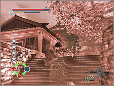 Osobiście radziłbym skorzystać z przedstawionych na screenie prawych schodów, gdyż główne wejście jest po prostu zbyt silnie bronione - Wongs Estate (2) | Rozdział 7 Stranglehold - Stranglehold - poradnik do gry