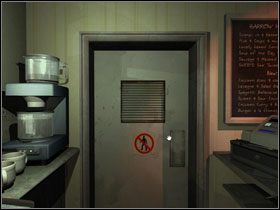 Pod nią leży karteczka z kodem do drzwi pokoju hotelowego nr 2 (kod jest generowany losowo, dlatego zapisz go sobie) - Opis przejścia cz.2 | Barrow Hill Klątwa Kamiennego Kręgu - Barrow Hill: Klątwa Kamiennego Kręgu - poradnik do gry