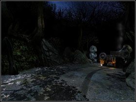 Podążaj przed siebie dopóki nie zobaczysz rozbitego jeepa (przejdziesz obok czerwonej budki) - Opis przejścia cz.5 | Barrow Hill Klątwa Kamiennego Kręgu - Barrow Hill: Klątwa Kamiennego Kręgu - poradnik do gry