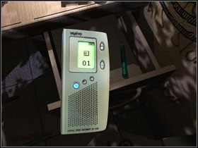 W szufladzie znajdziesz dyktafon - Opis przejścia cz.9 | Barrow Hill Klątwa Kamiennego Kręgu - Barrow Hill: Klątwa Kamiennego Kręgu - poradnik do gry