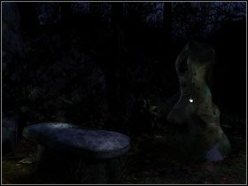 Przed namiotem skręcamy w prawo i idziemy ścieżką do 3 kamieni - Opis przejścia cz.14 | Barrow Hill Klątwa Kamiennego Kręgu - Barrow Hill: Klątwa Kamiennego Kręgu - poradnik do gry