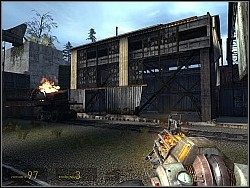 Po zniszczeniu śmigłowca, wysłuchaj żołnierzy i udaj się za nimi - [Solucja] Podróż w wielkim stylu cz.3 | Half-Life 2 Episode Two - Half-Life 2: Episode Two - poradnik do gry